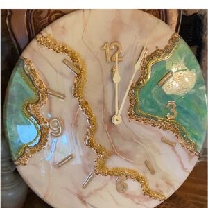 Elegant Marble and Gold Wall Clock - Green and Gold -brand new